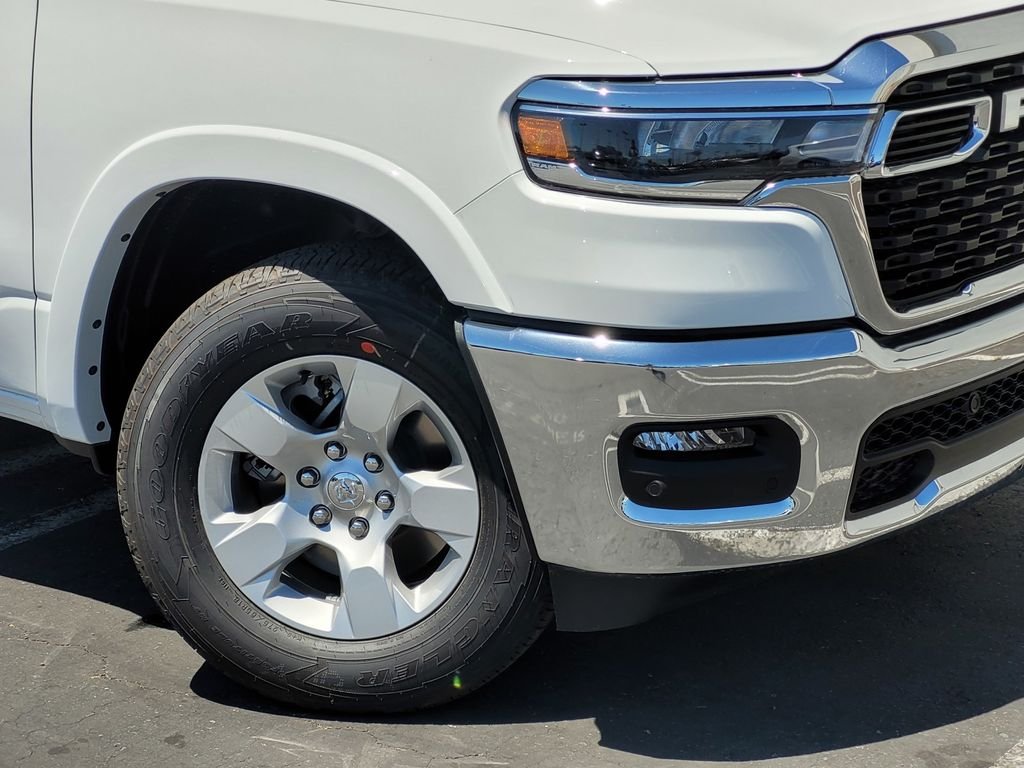 New 2026 Bright White Clear-Coat Exterior Paint RAM Big Horn/Lone Star image 5