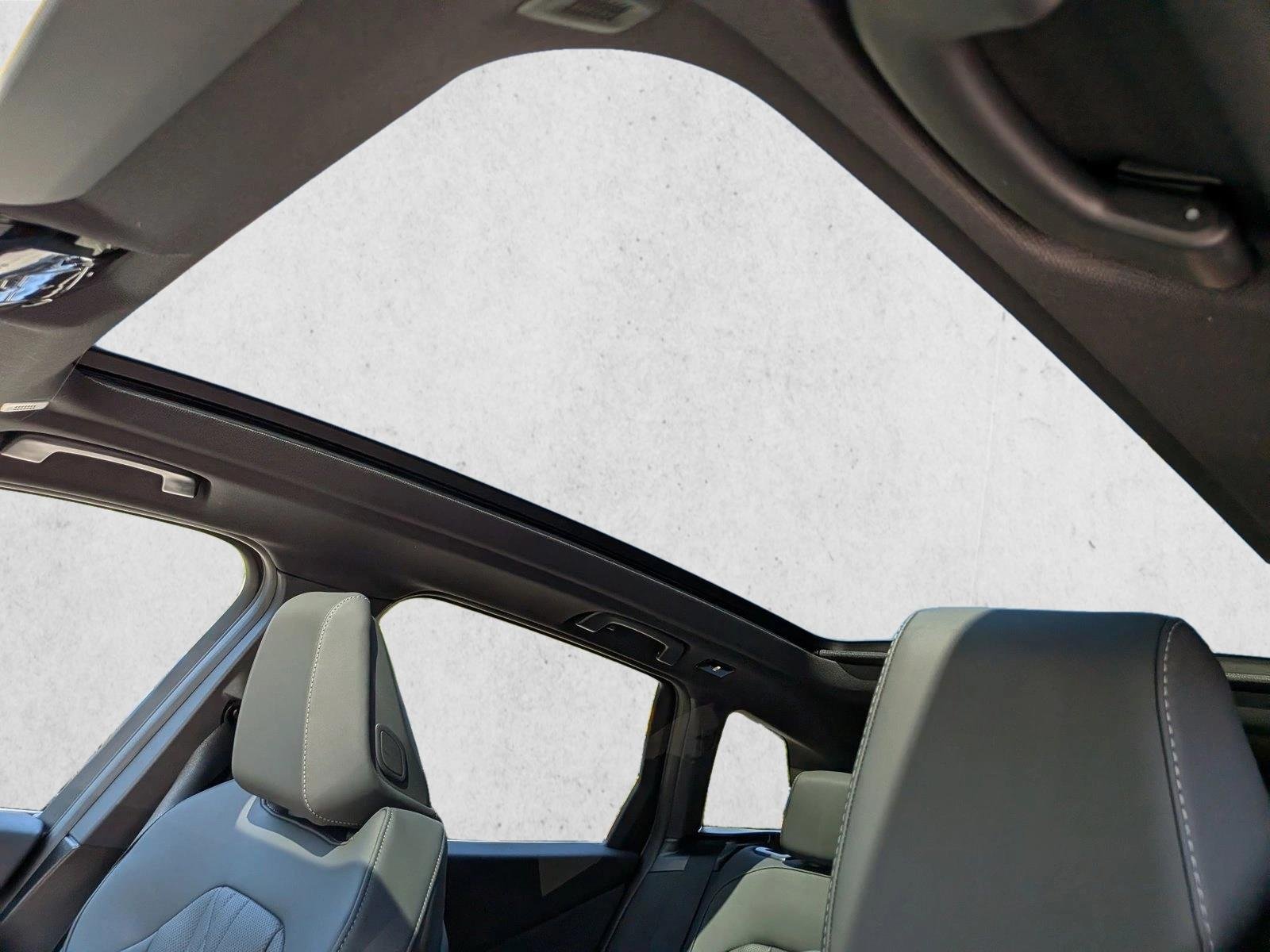 Used 2026 Skyscraper Grey Metallic BMW 30 xDrive image 15