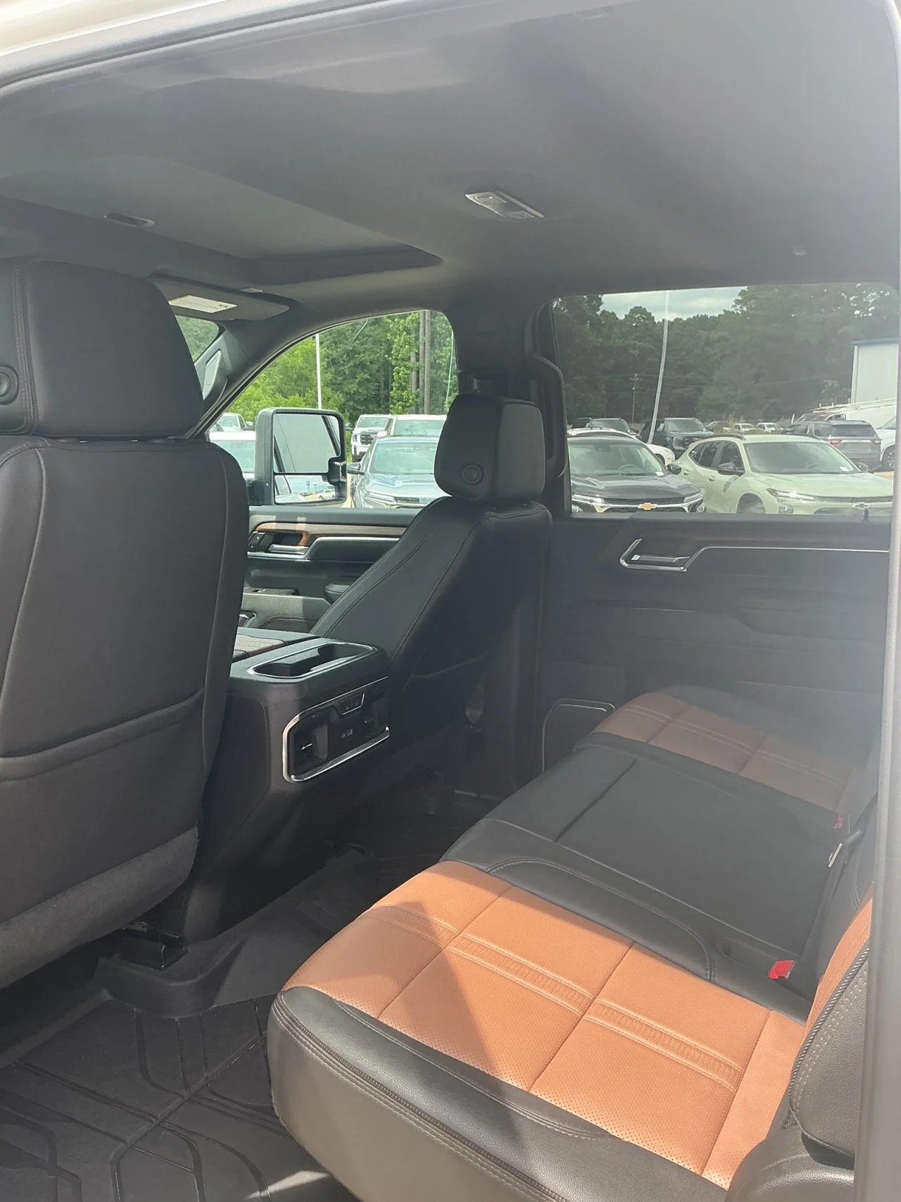 2024 Chevrolet Silverado 3500HD High Country - Photo 8