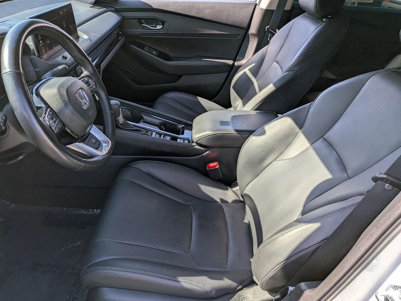 Used 2025 White Honda Touring image 17