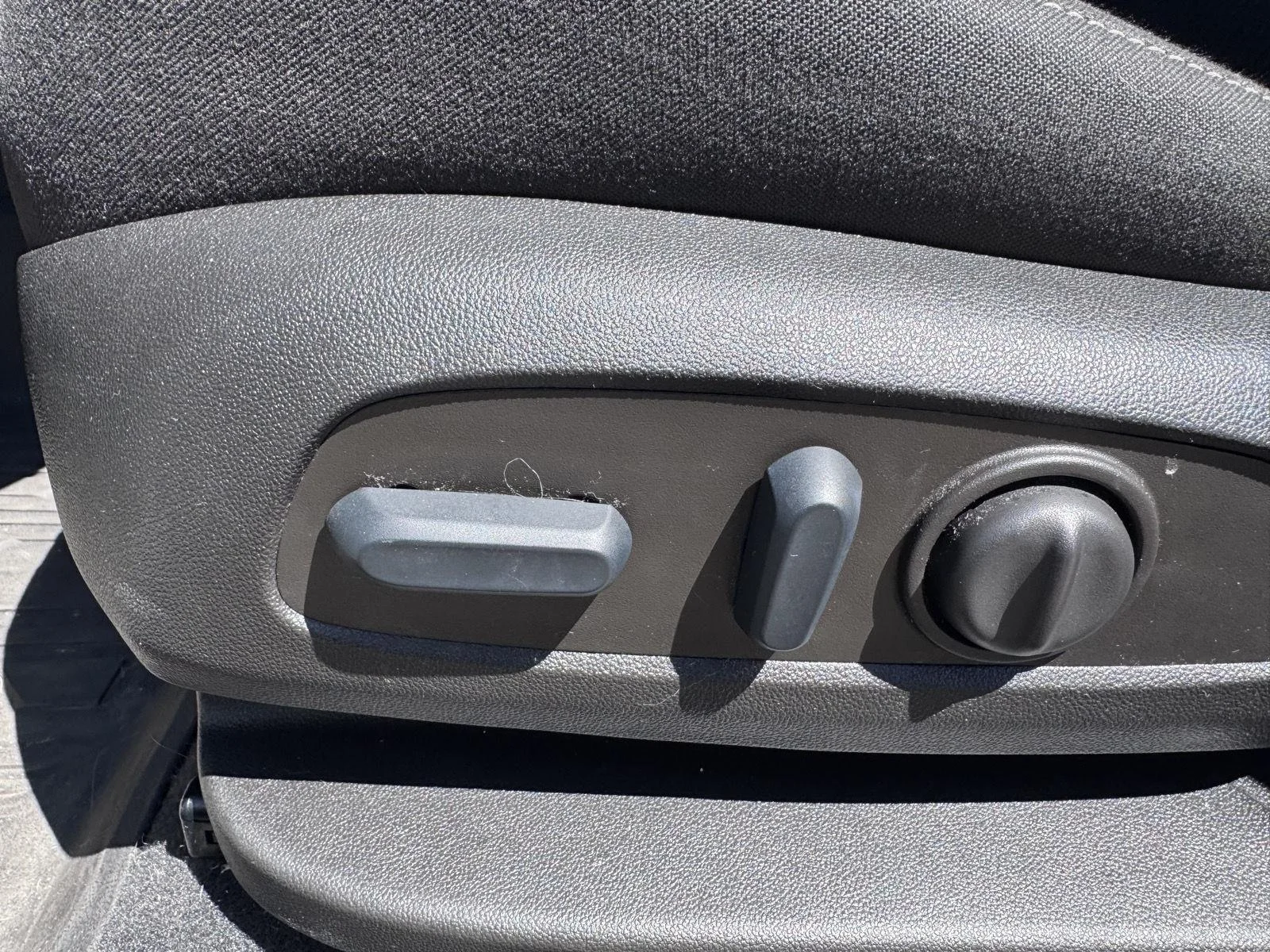 Used 2022 Summit White GMC SLE image 12