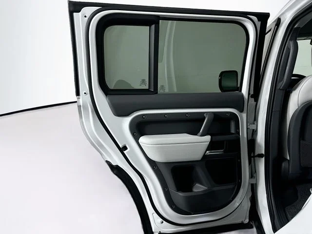 Certified Used 2025 Fuji White Land Rover S image 22
