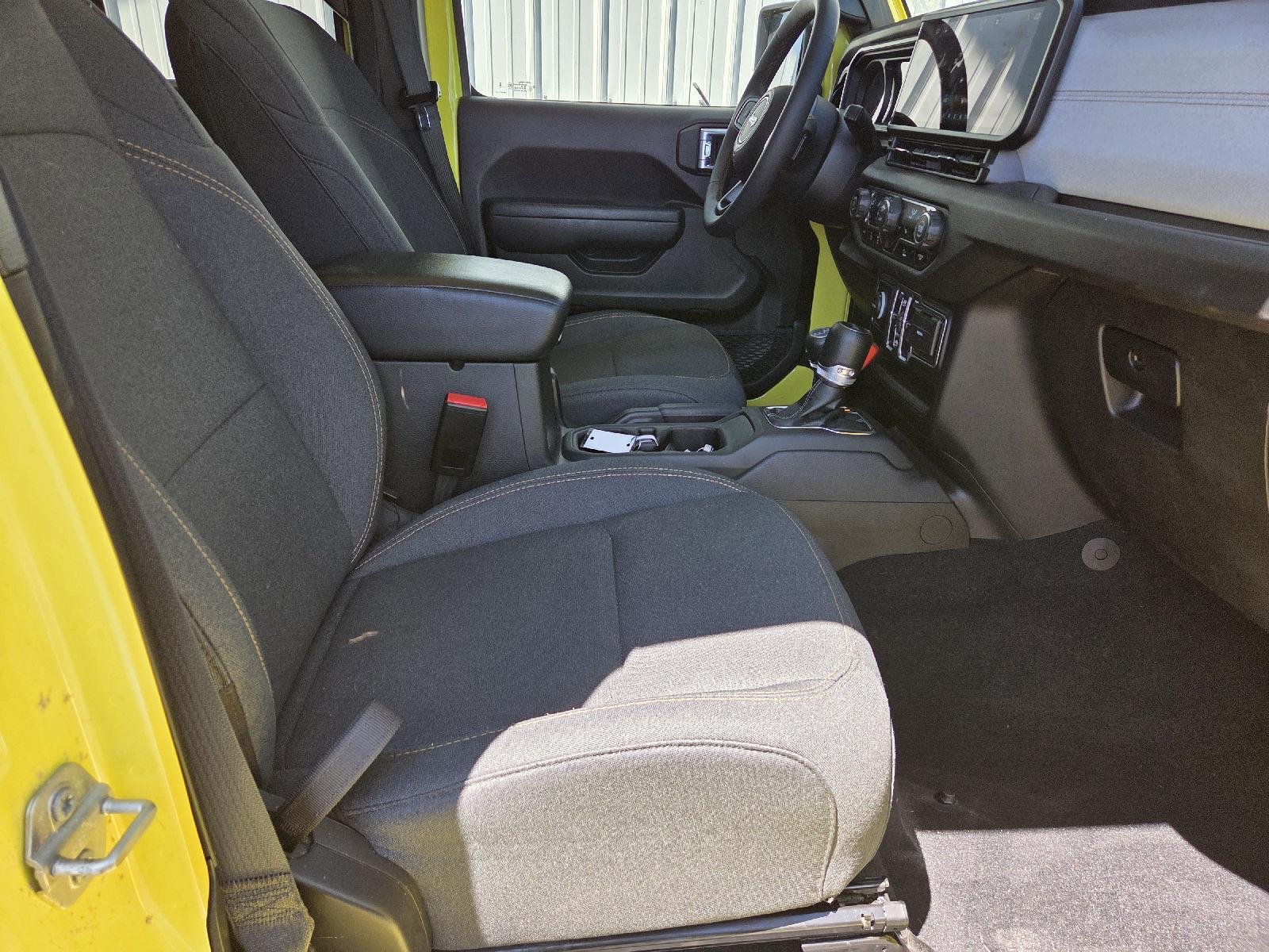 Used 2024 YELLOW JEEP SPOR image 15