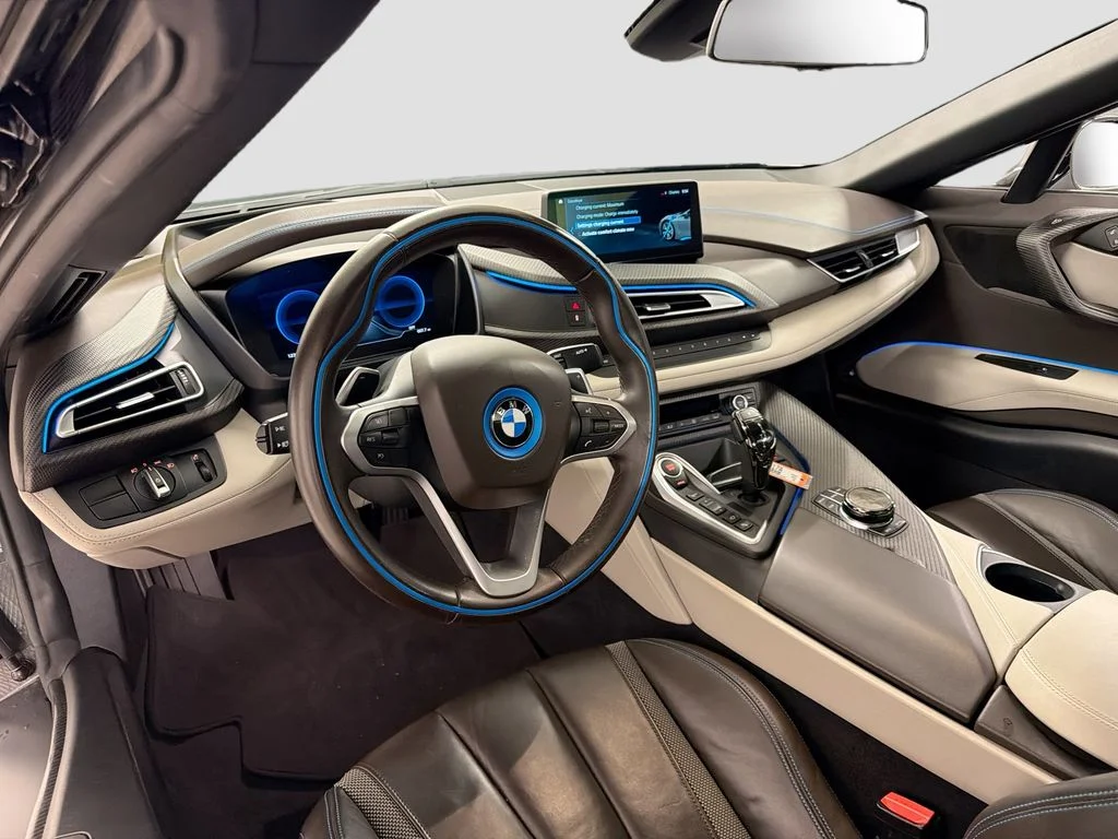 Used 2019 Crystal White Pearl BMW Base image 4
