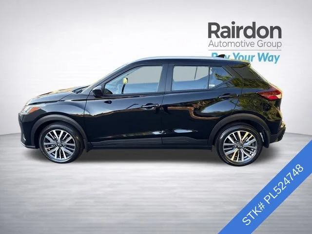 Used 2023 Super Black Nissan SV image 4