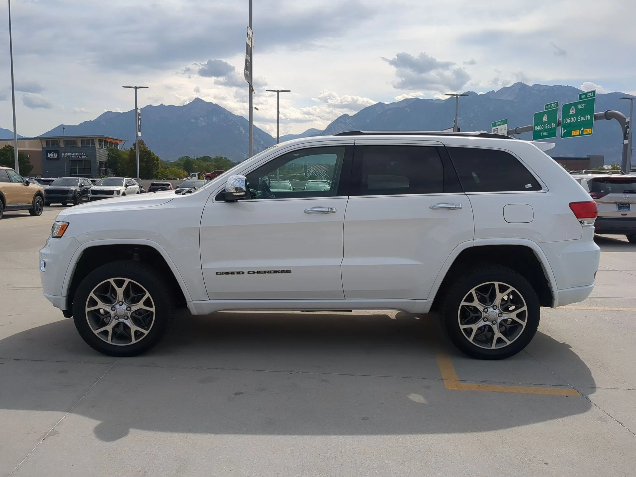Used 2020 Bright White Clearcoat Jeep Overland image 2