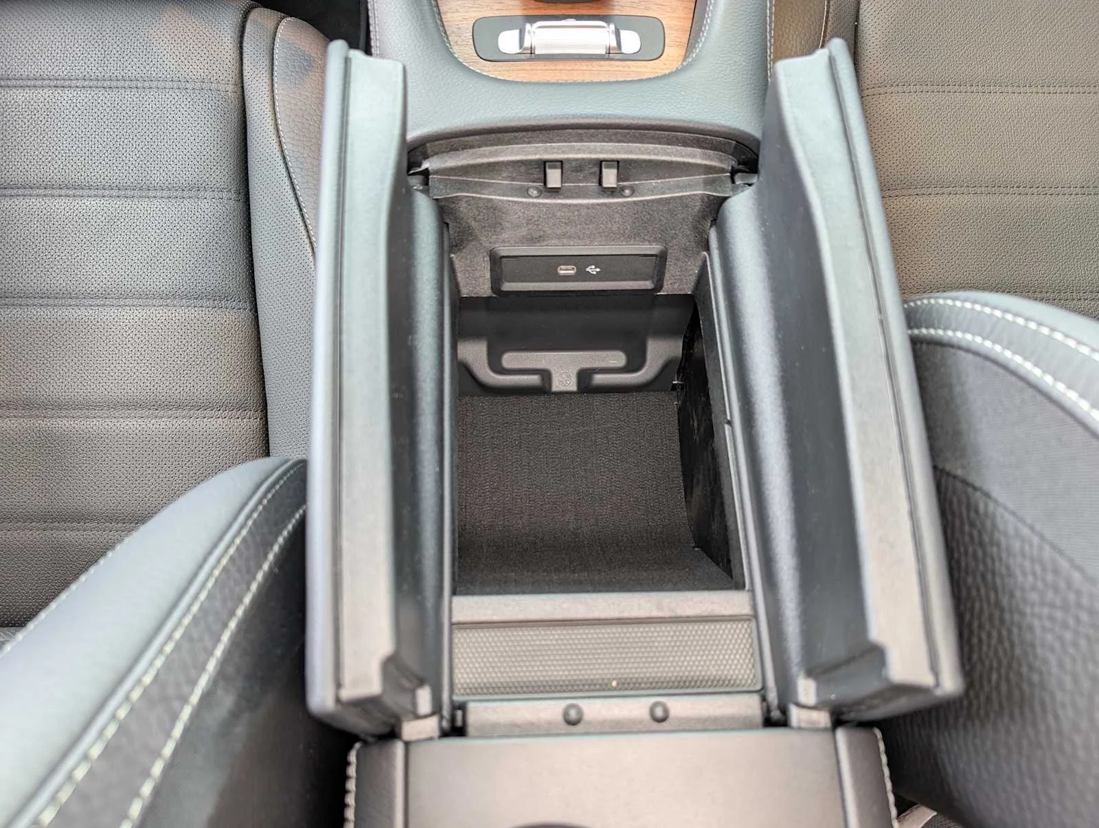 New 2026 Polar White Mercedes-Benz GLS 450 image 13