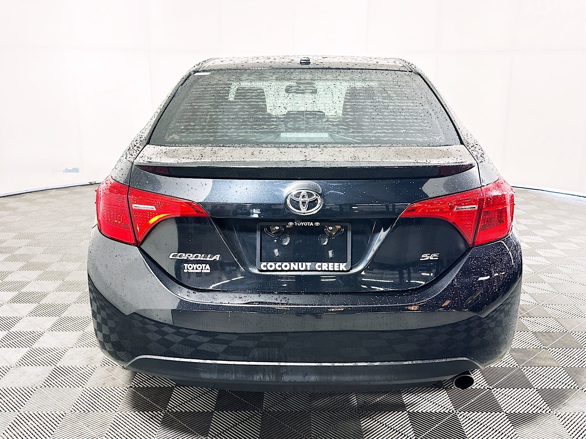 Used 2019 Black Sand Pearl Toyota SE image 4
