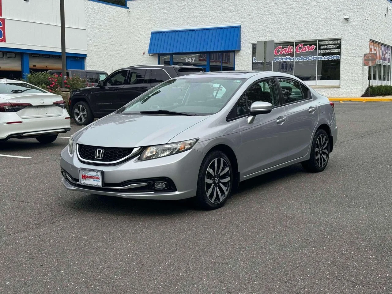 Certified Used 2015 Alabaster Silver Metallic Honda EX-L image 3