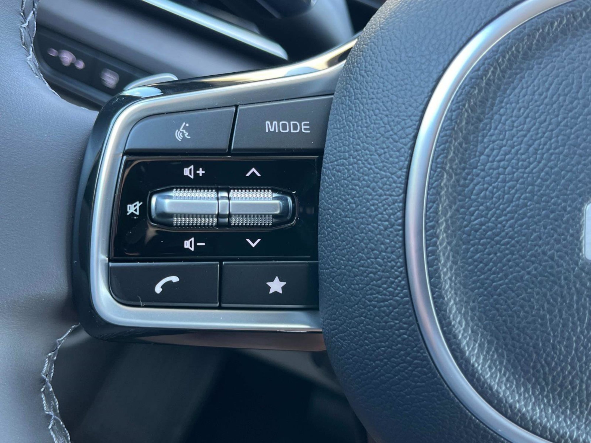New 2026 Ivory Silver Kia EX image 30