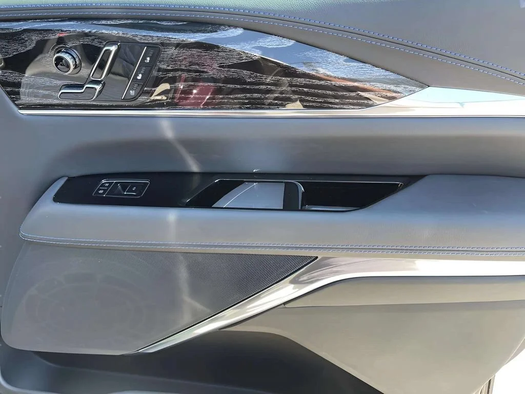 2025 Cadillac Escalade IQ Sport 1 - Photo 16