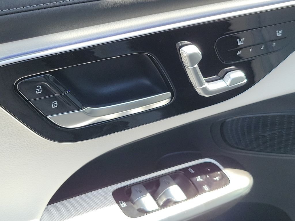 New 2027 MANUFAKTUR Alpine Grey Mercedes-Benz GLC 300 image 17