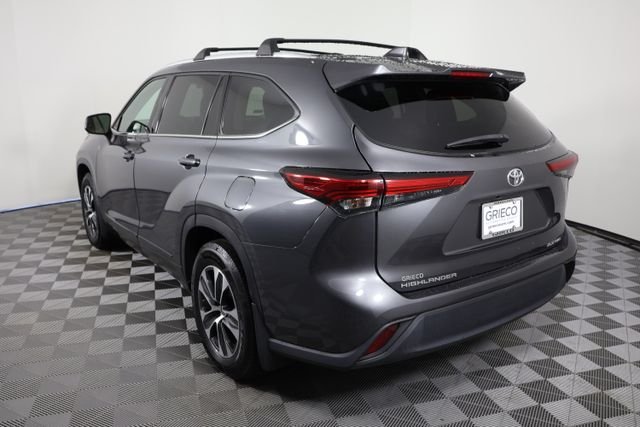 2022 Toyota Highlander XLE - Photo 6