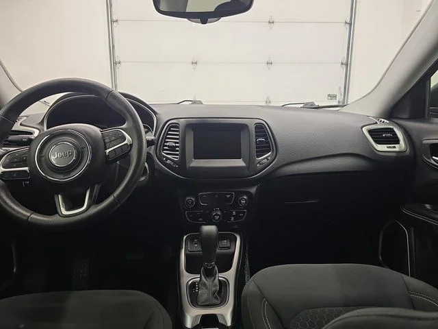 Used 2019 Diamond Black Jeep Sport image 13