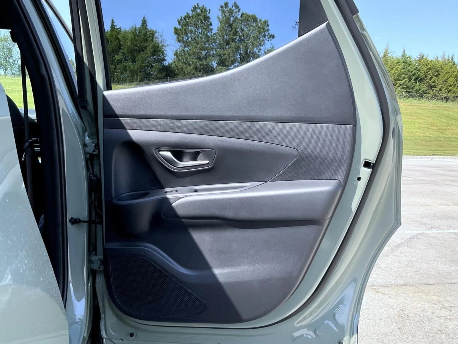 New 2027 Green Hyundai SE image 18