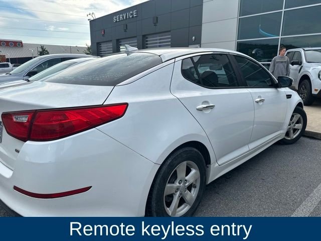 Used 2015 White Kia LX image 6