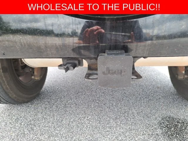 Used 2014 White Jeep Unlimited Sahara image 11
