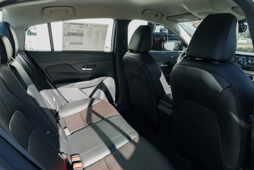 New 2026 Aspen White TriCoat / Super Black Two-tone Nissan SR image 25