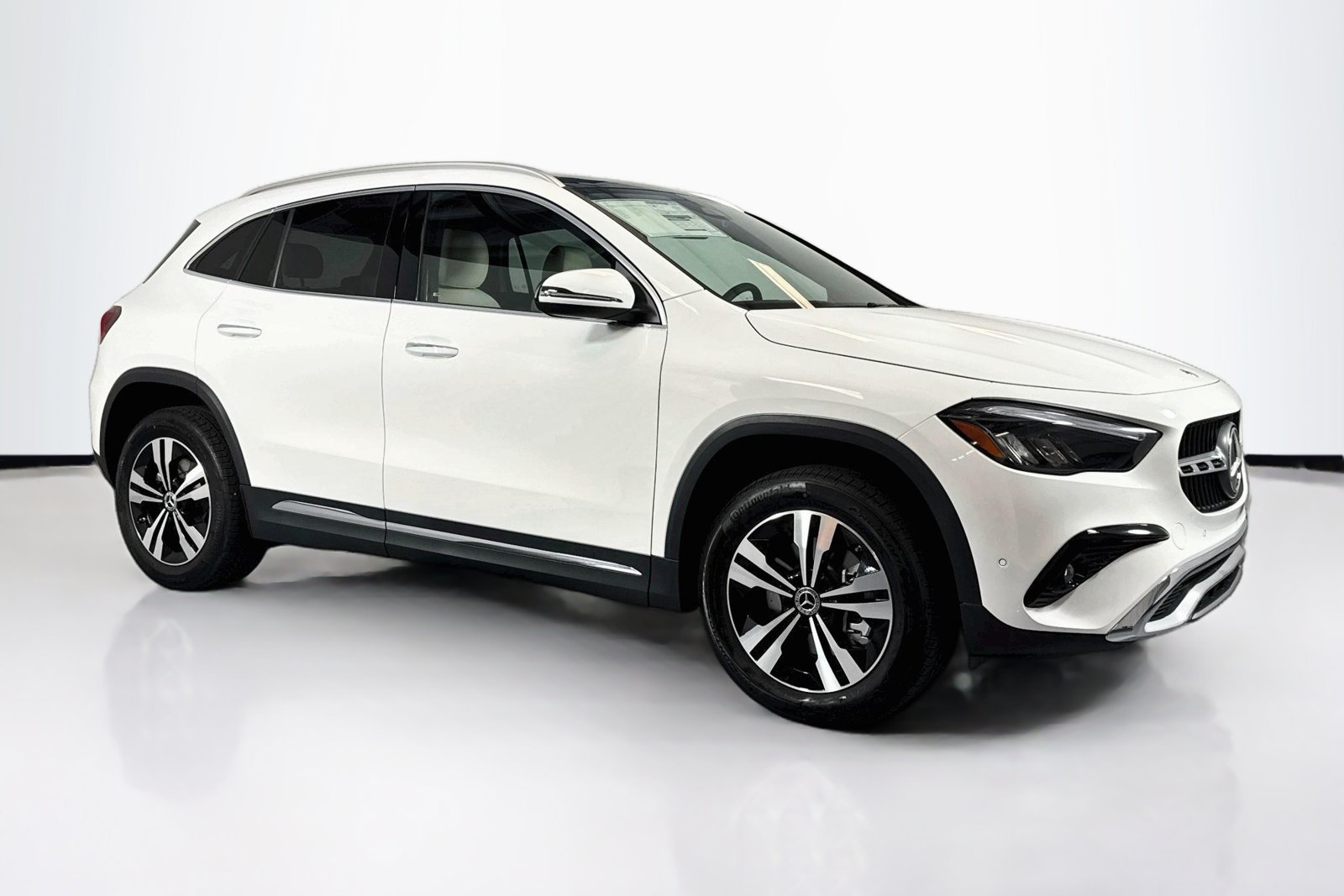 New 2026 Polar White Mercedes-Benz GLA 250 image 3