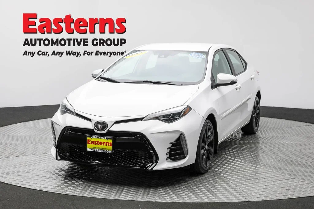 Used 2018 White Toyota SE image 1