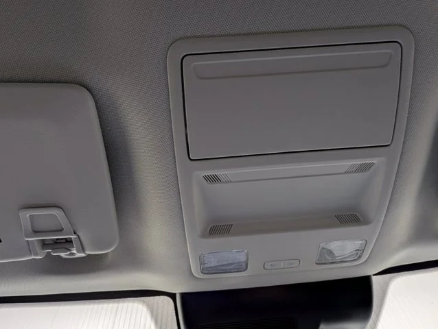 New 2026 Oxford White Ford XLT image 38