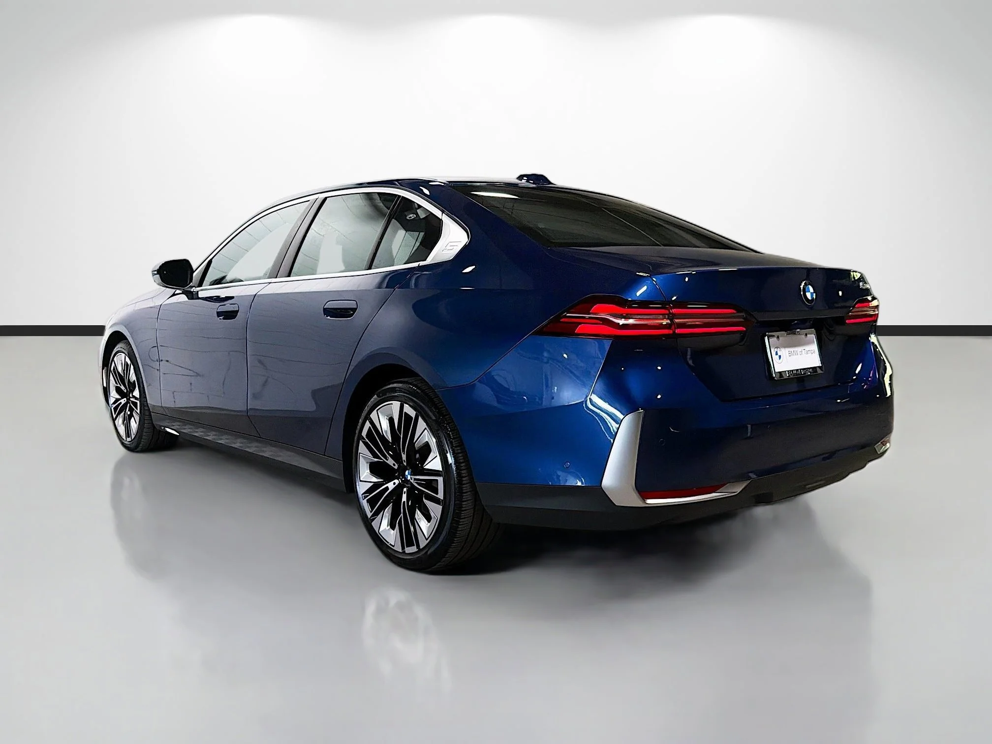 Used 2026 Phytonic Blue Metallic BMW 530i image 5