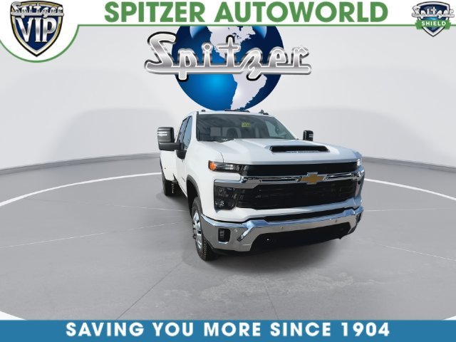 2026 Chevrolet Silverado 3500 HD photo 4 of 35
