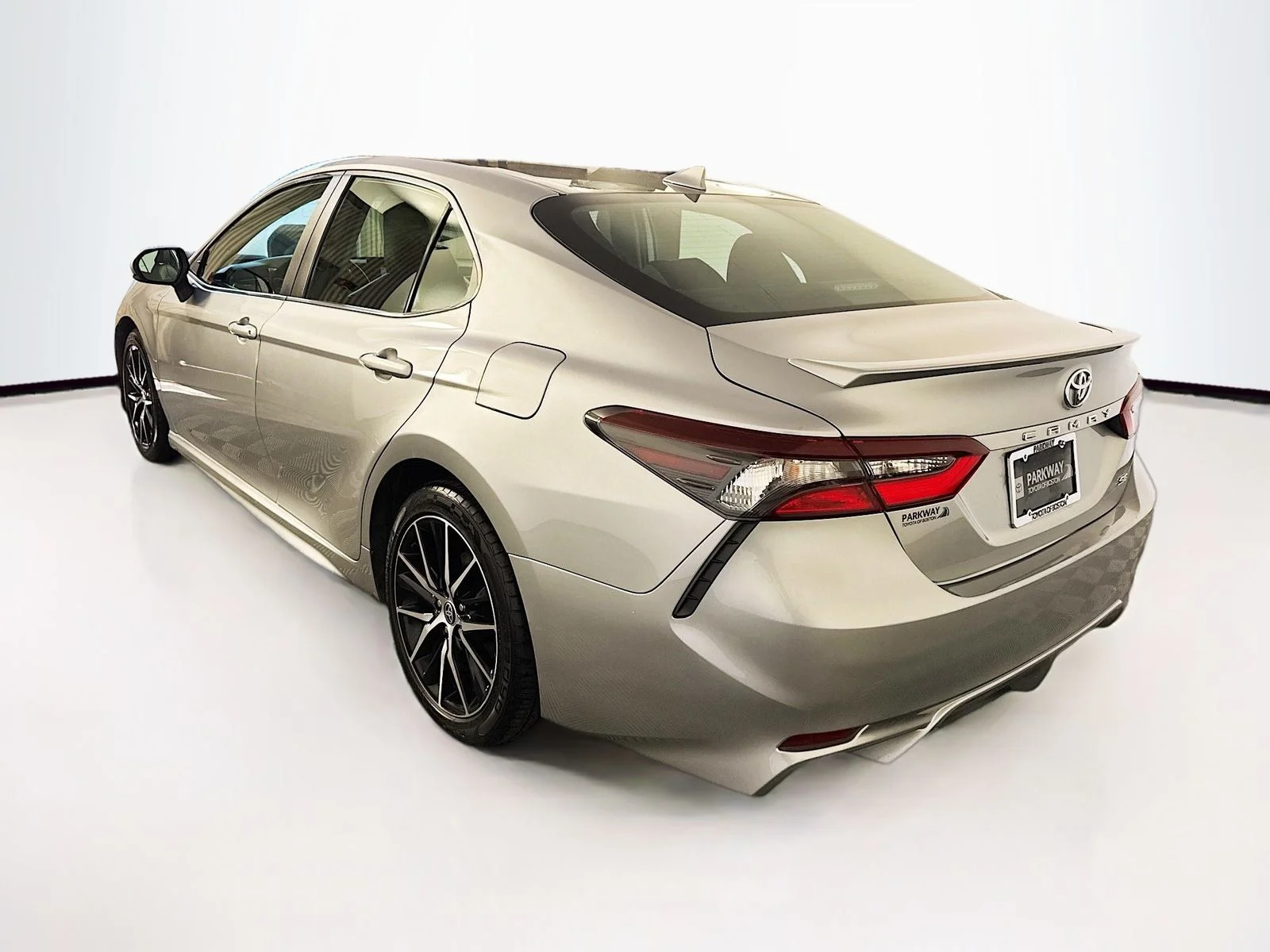 Certified Used 2022 Silver Toyota SE image 5