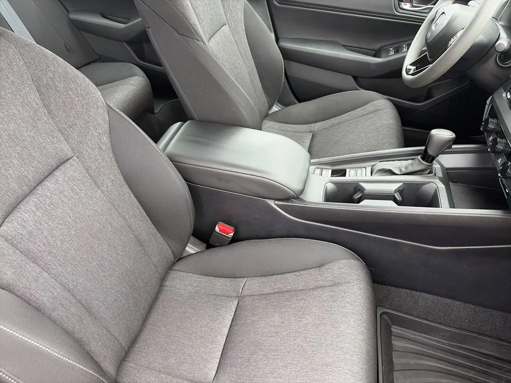 Used 2024  Honda EX image 32