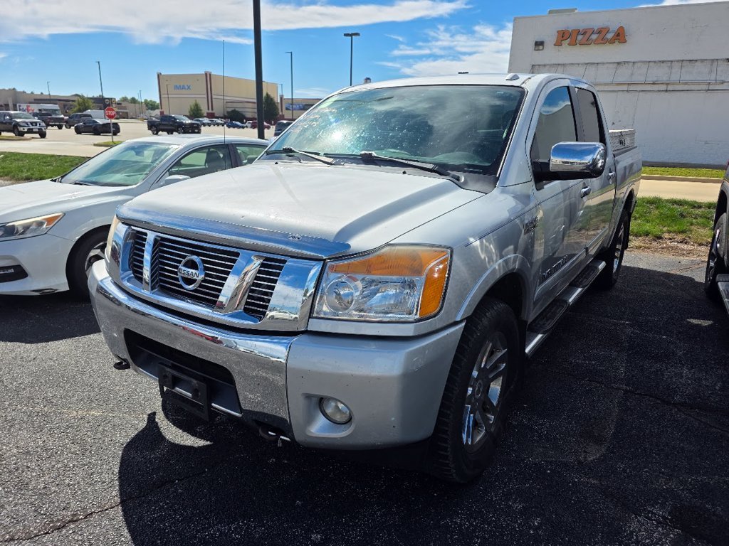 Used 2014 Brilliant Silver Metallic Nissan SL image 2