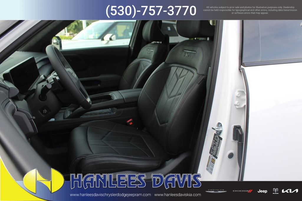 New 2027 Glacial White Pearl Kia X-Pro SX Prestige image 13