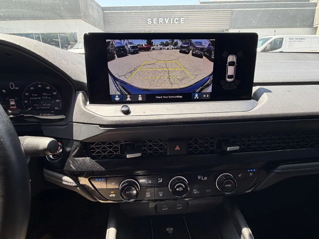 Certified Used 2025  Honda Touring image 32