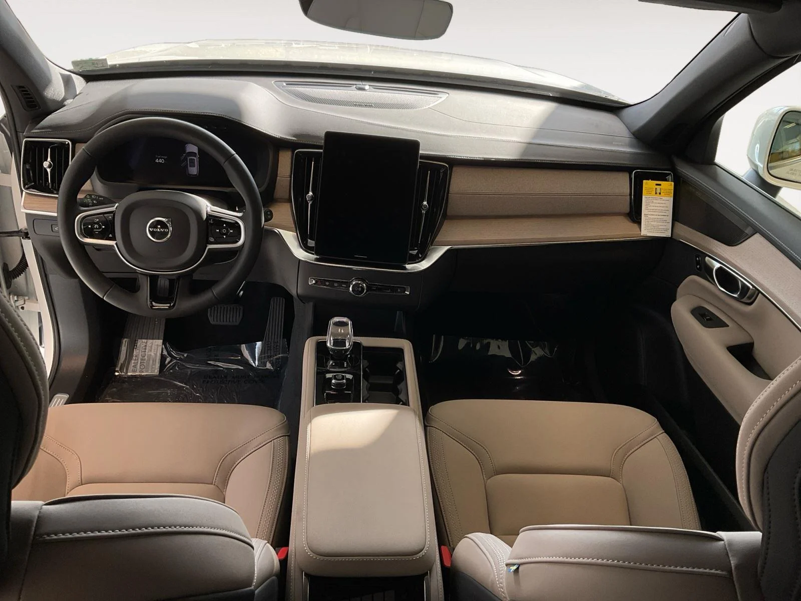 2026 Volvo XC90 Plus - Photo 10