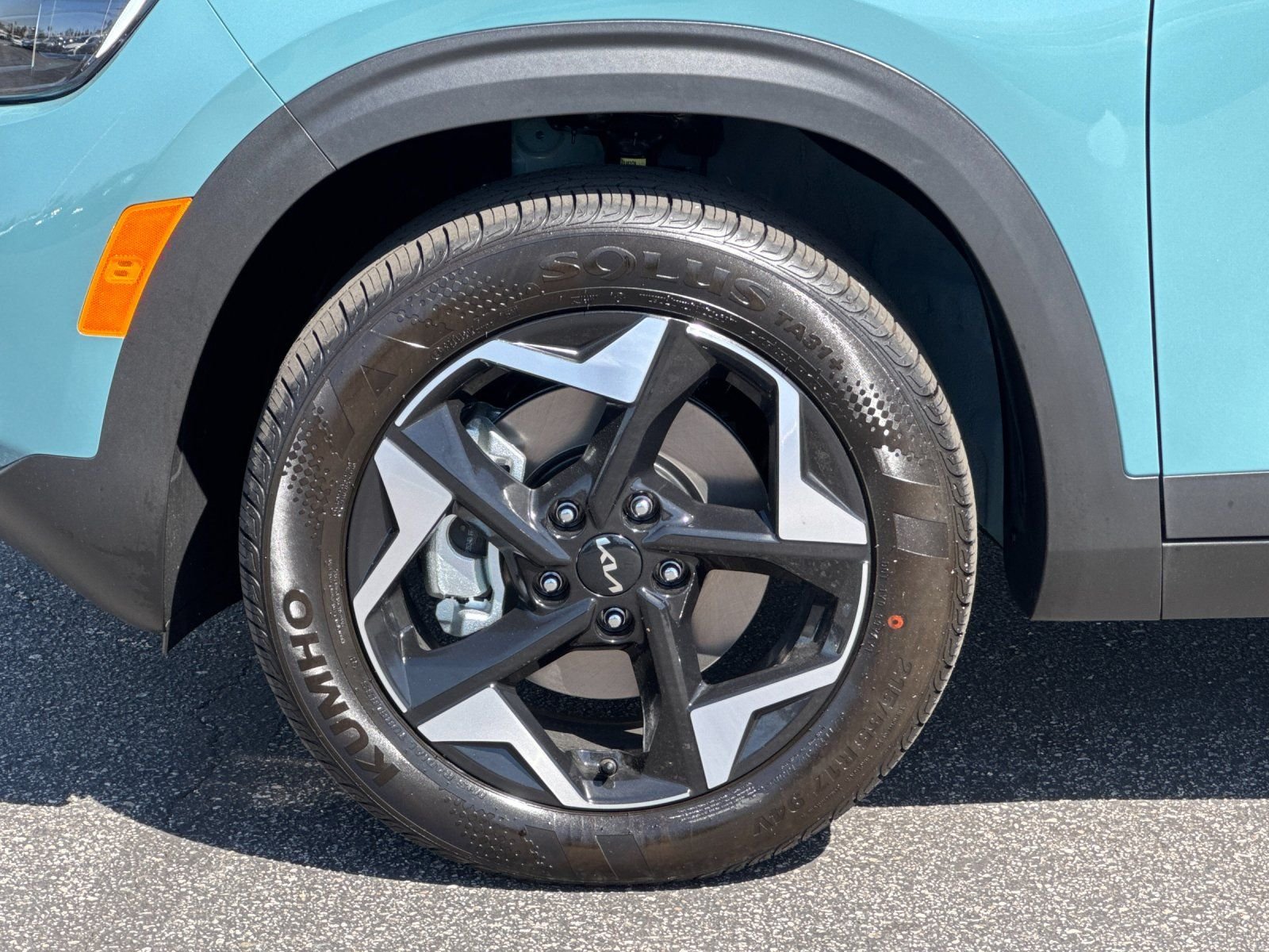 New 2026 Pluton Blue / Black Roof Kia S image 33