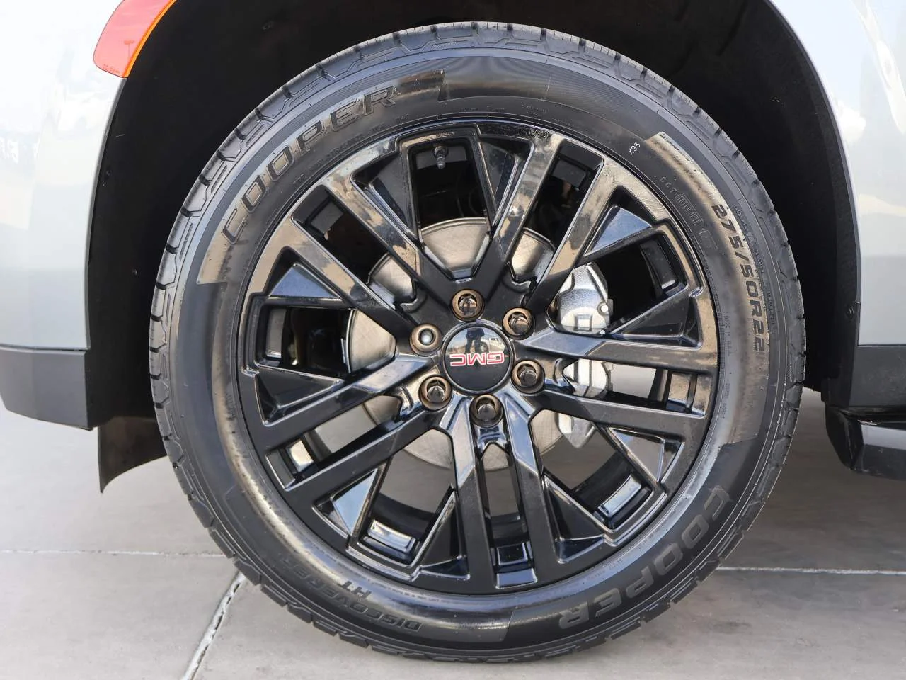 Used 2023 Sterling Metallic GMC SLT image 6