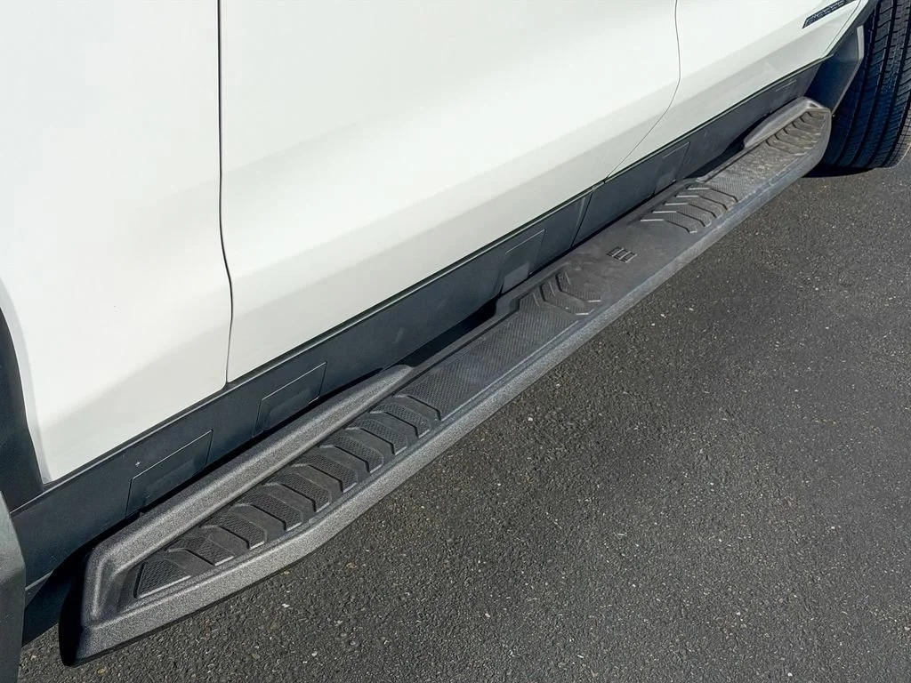 New 2026 Summit White GMC Elevation Extended Range image 6