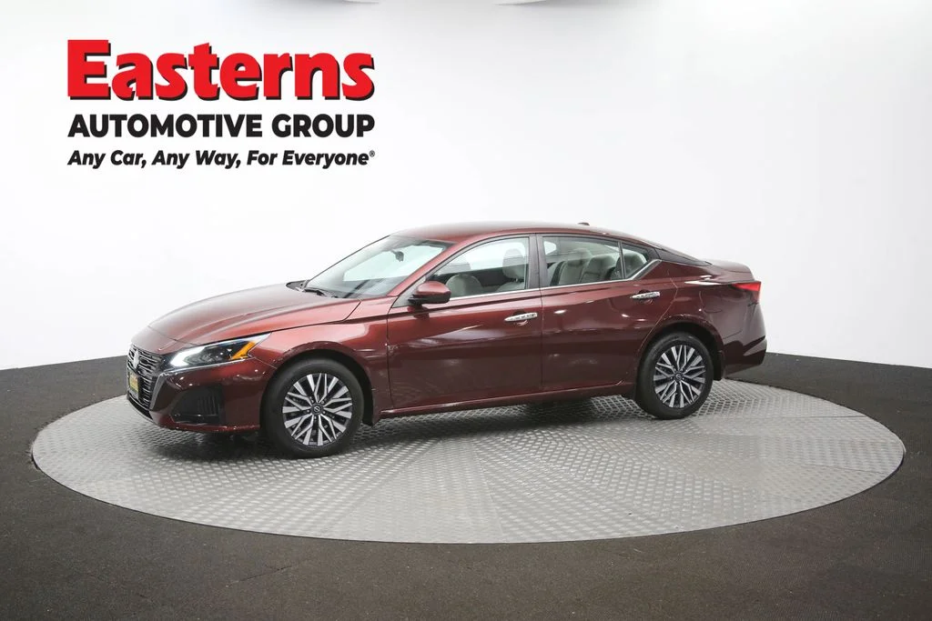 Used 2023 Red Nissan 2.5 SV image 57