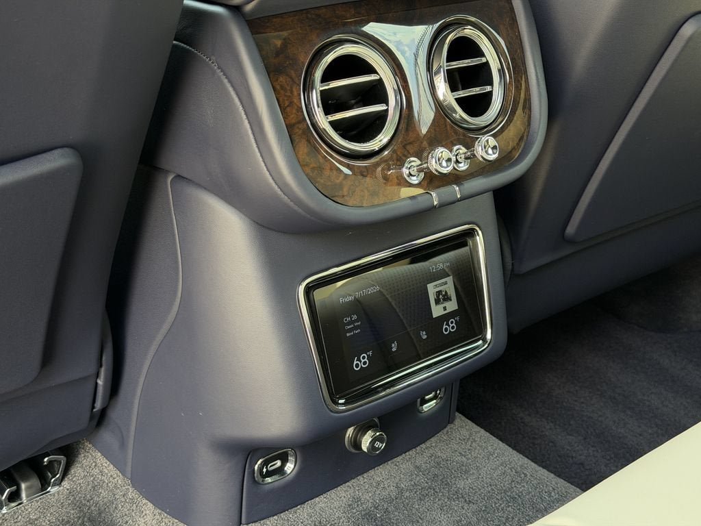 Used 2023 Glacier White Bentley Azure image 38