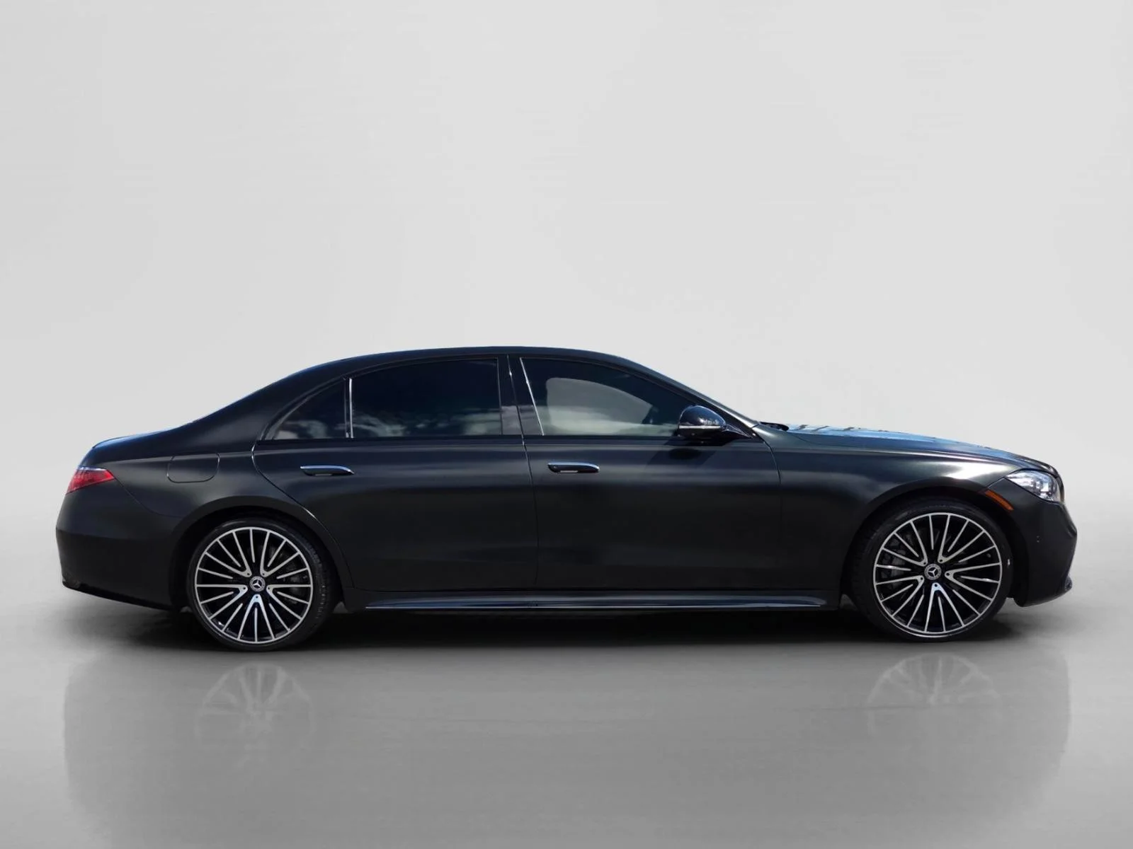 Used 2023 MANUFAKTUR Night Black Magno Mercedes-Benz S 500 image 6