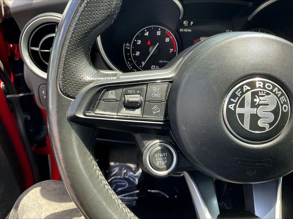 Used 2022 Alfa Rosso Alfa Romeo Ti image 11