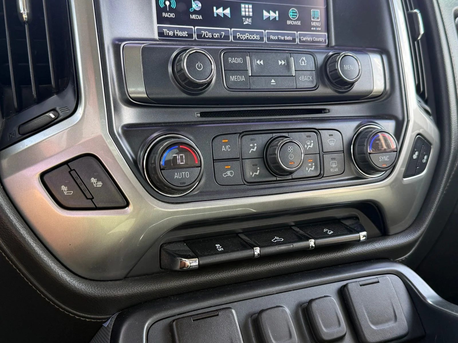 Used 2018 Blue Chevrolet LTZ image 24