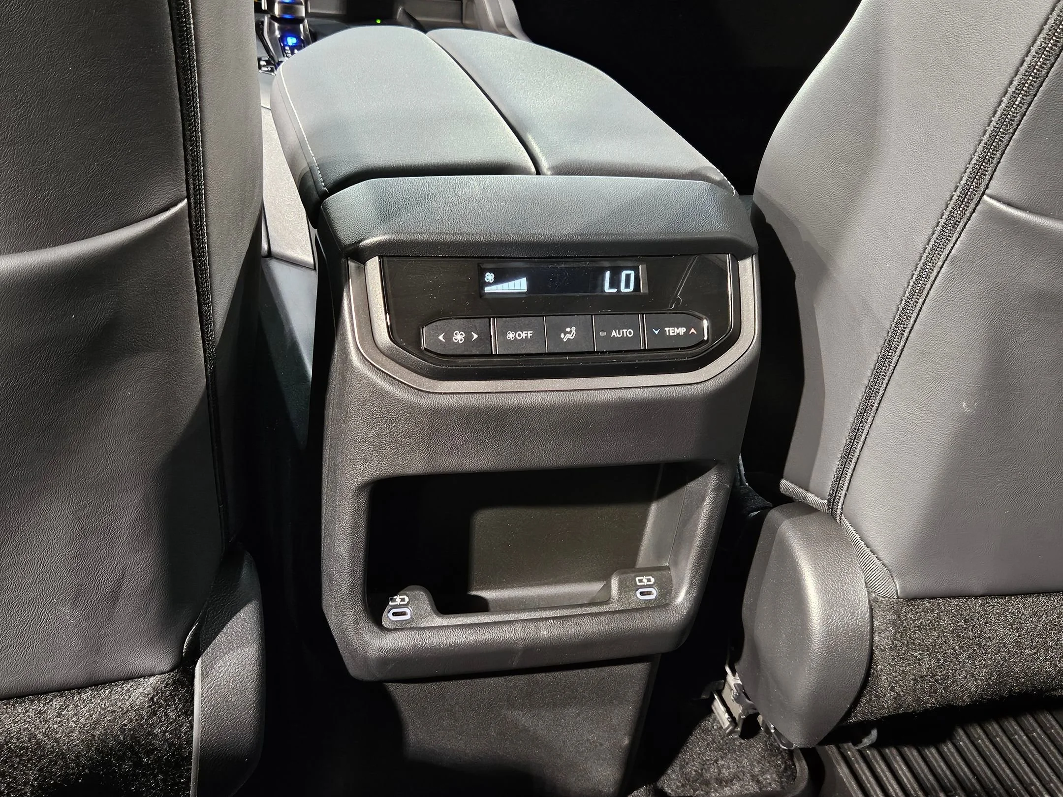2025 Lexus TX Base - Photo 36