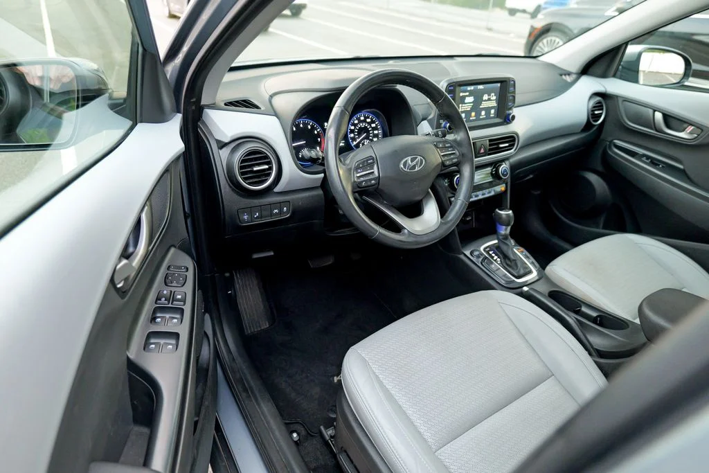 Used 2019 Sonic Silver Hyundai Limited image 16