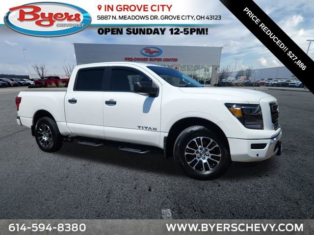 2022 Nissan Titan SV 4X4 Crew Cab's photo