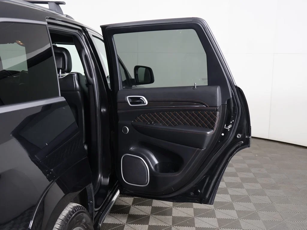 Used 2020 Black Jeep Summit image 27