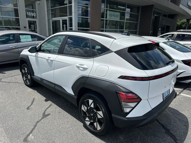 Used 2024 White Hyundai SEL image 4