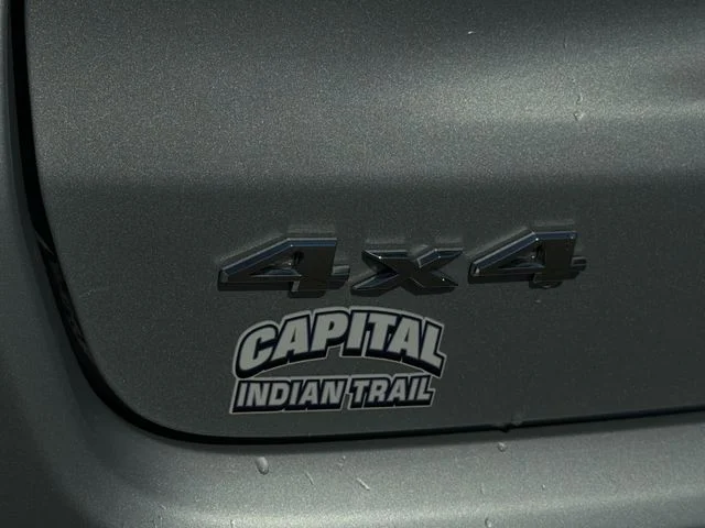 Used 2025 Silver Jeep Latitude image 35