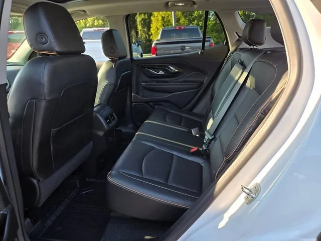Used 2023 SUMMIT WHITE GMC AT4 image 13