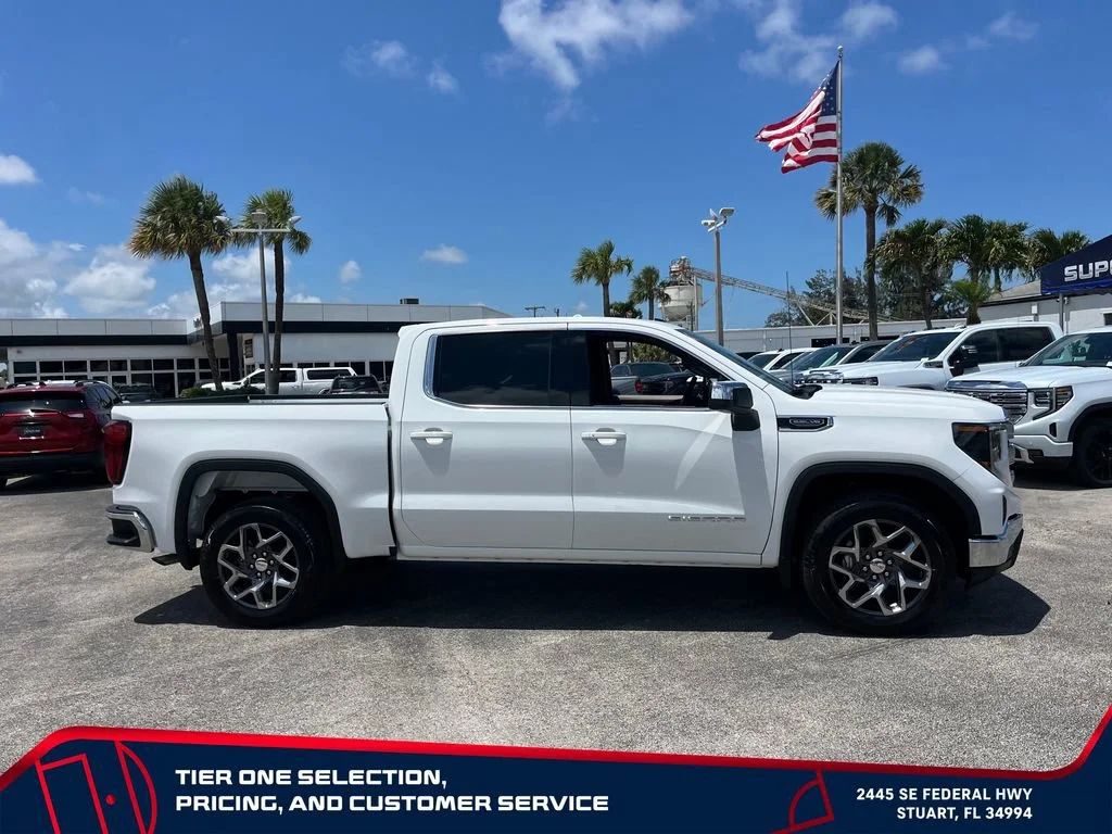New 2026 Summit White GMC SLE image 4