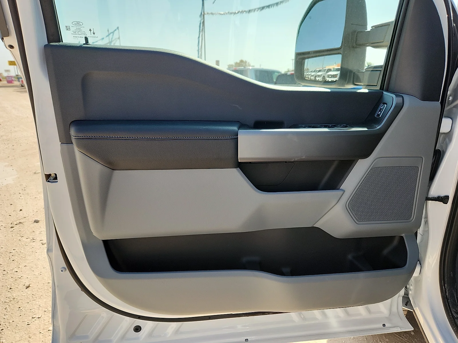 New 2027 Oxford White Ford XL image 14